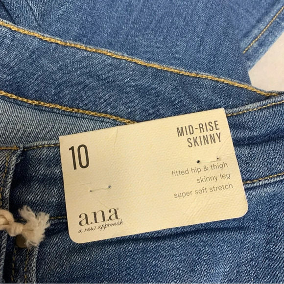 a.n.a NWT mid rise skinny jeans size 10 no distressing - Picture 2 of 9